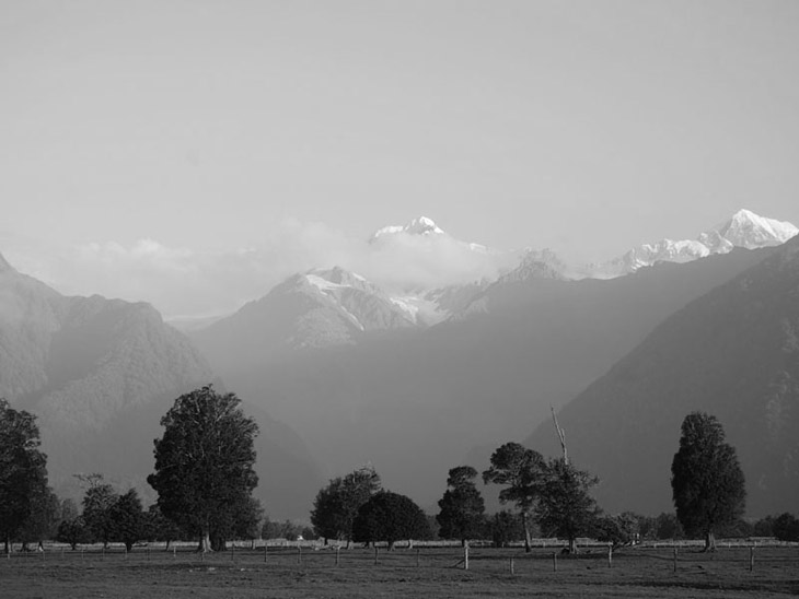 File:Sample4 730bw.jpg